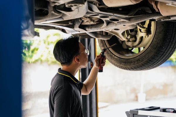 sửa chữa và vận hành xe